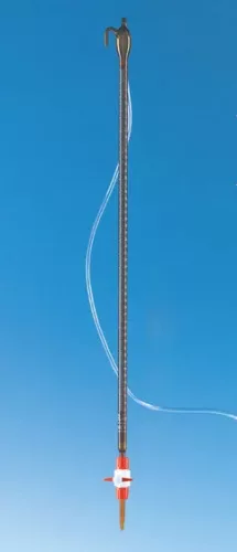 BLAUBRAND® AS osztályú automata büretta, DE-M25 ml: 0,05 ml, 3,3-as borostyán színű menetes szelep, PTFE fokozatú fehér elzárócsappal, műanyag töltőcsővel együtt