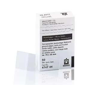   BRAND Mikroszkóp tárgylemez 1 mm, kb. 76 x 26 mm, csiszolt élek optikai üvegből, hidrol. osztály 3, félig fehér, DIN ISO 8037-1, 2500 csomag
