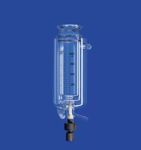 Reaktor, hengeres, termosztatikus és vákuumköpeny, elszívó szelep, DN100,3.000ml,külső/belső átmérő 250/150mm,magasság kb.310mm,2