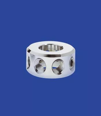 Tárcsacsomó, központi furat a rúdhoz 22 mm átmérő, állítható magasságú, 8 db M 12 csapfurattal, M 12 rögzítőcsavarral komplett